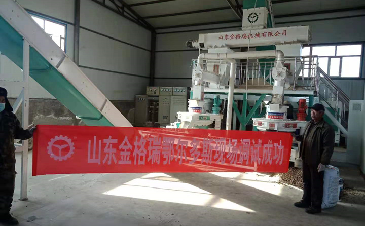 鋸末顆粒機調試現場 鋸末顆粒機調試現場